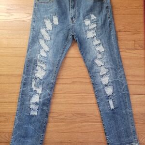 Stylish Distressed Skinny Jeans in Blue